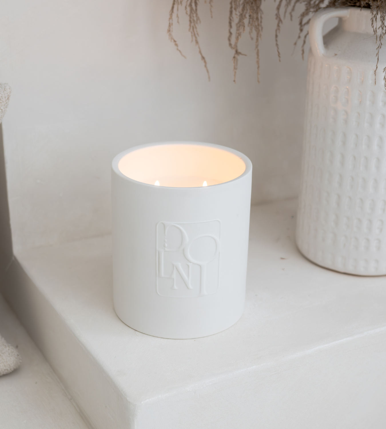 Dolni XL White Ceramic 2200g Amber & Patchouli Candle