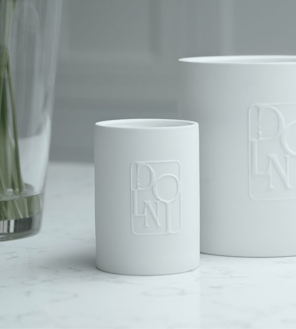 Dolni Large White Ceramic 600g Amber & Patchouli Candle