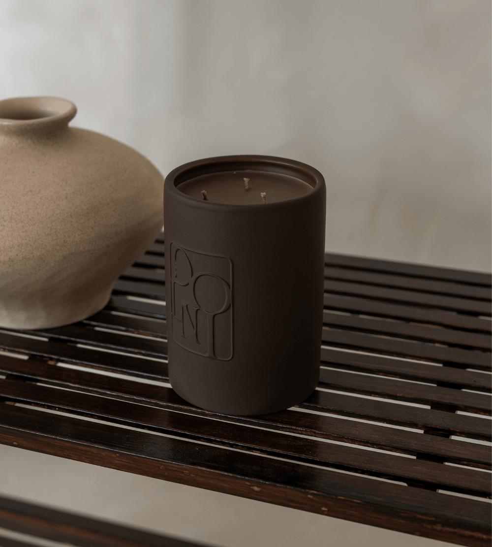 Dolni Large Brown Ceramic 600g Tobacco & Oud Candle